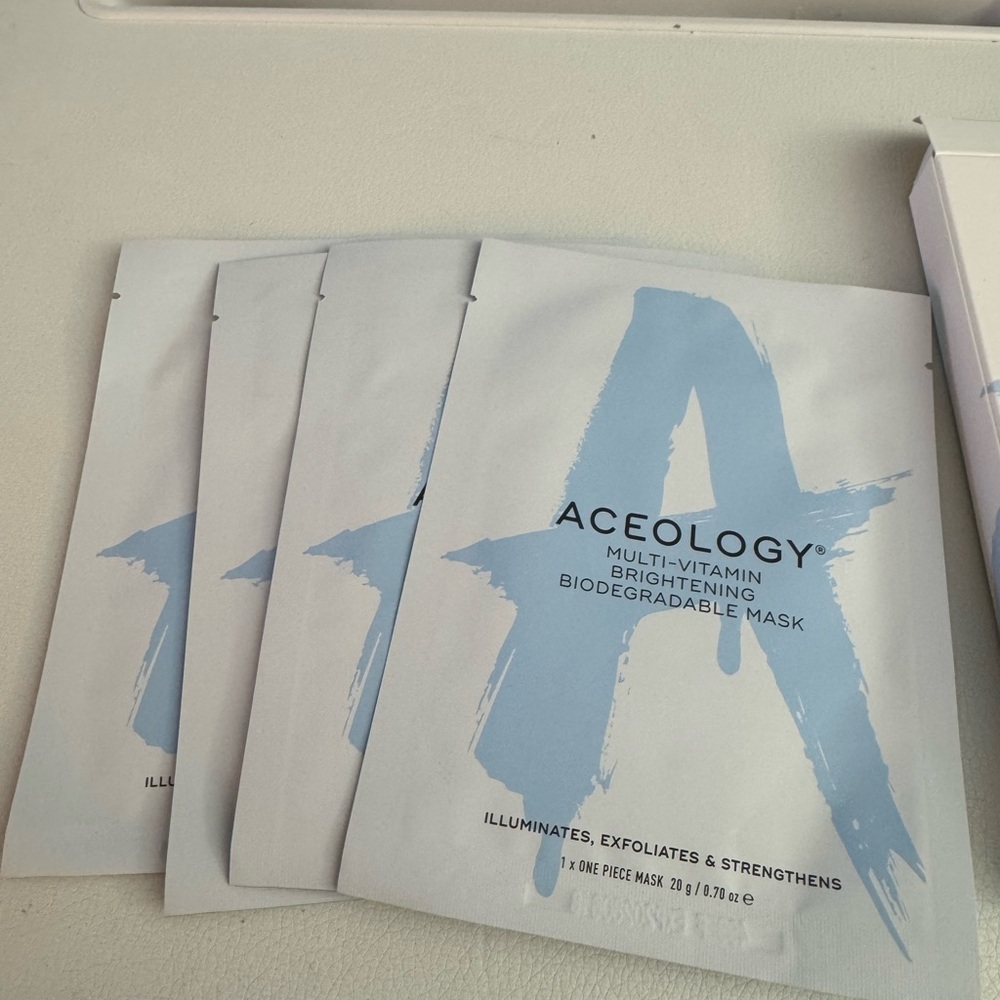 Aceology Multi-Vitamin Brightening Mask - Picture 4 of 8